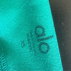 Alo Yoga high-waist leggings, size XS, teal green, great condition.